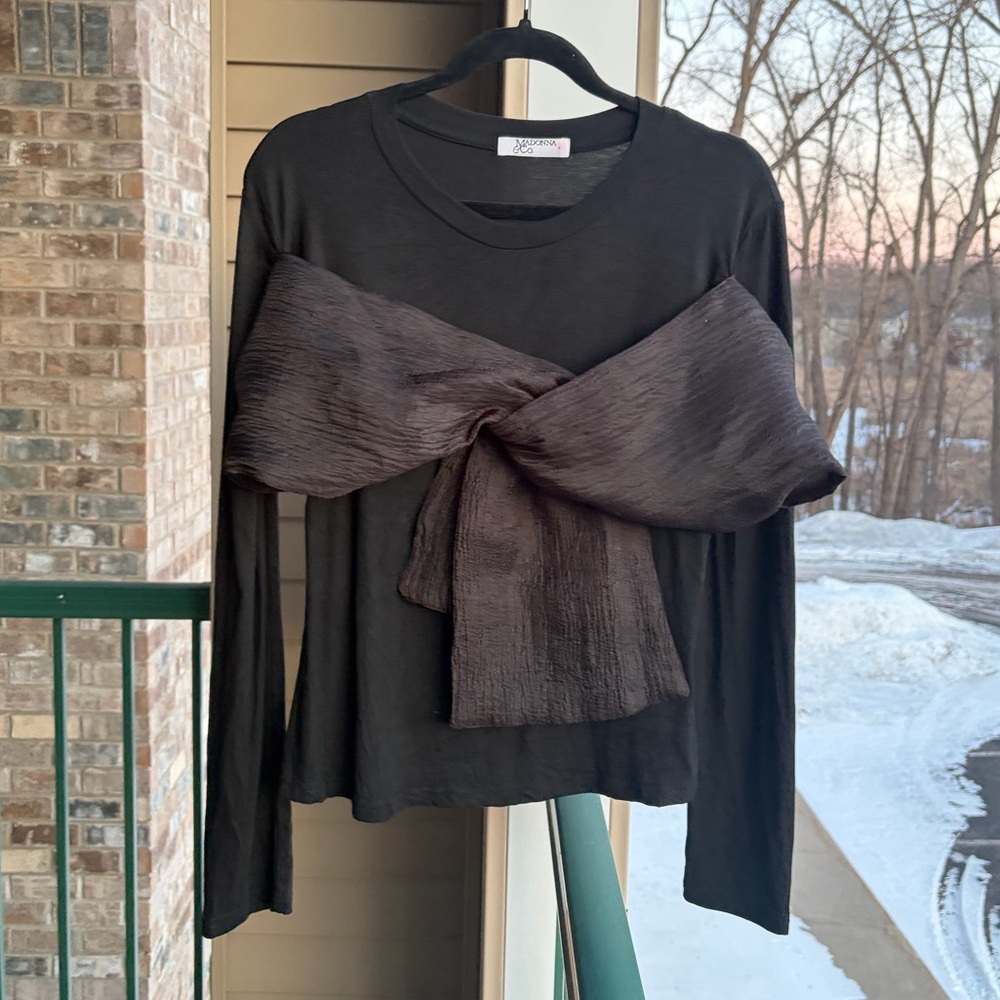 🆕 Madonna & Co Black Long Sleeve Top with Front Tie Bow Detail Size L Office - Picture 2 of 14